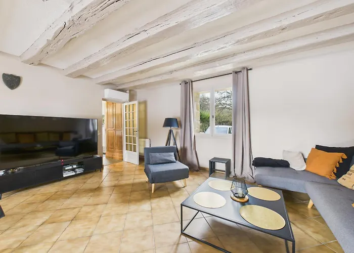 Piscine Chauffee Et Jacuzzi - 4 Adultes 4 Enfants Vakantiehuis *